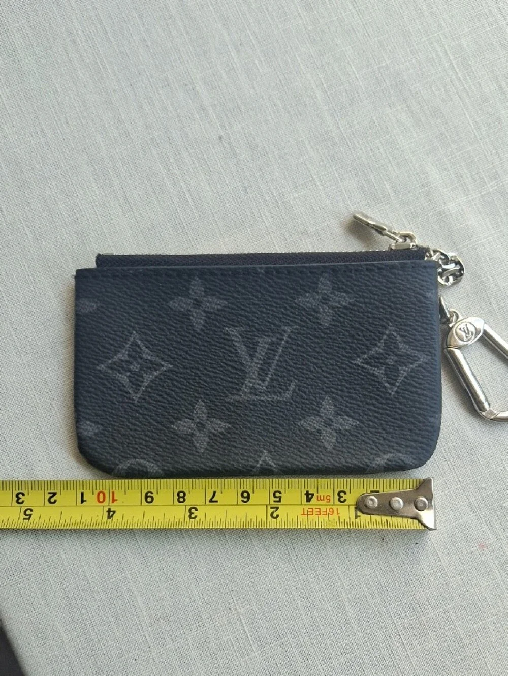 Louis Vuitton slim lv